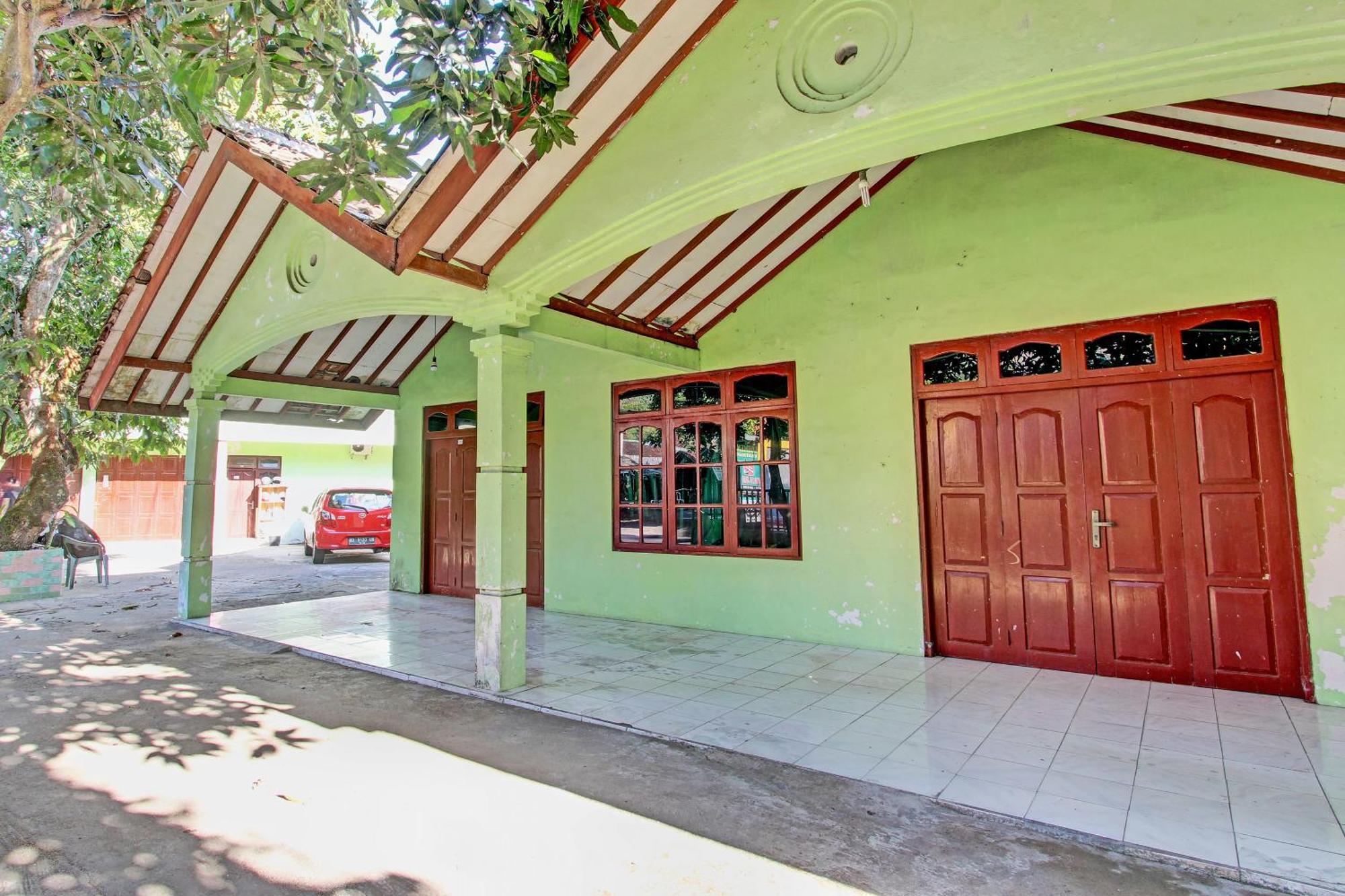 Spot On 93029 Pondok Wisata Sabar Menanti 2 班图尔 外观 照片